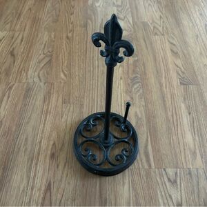 ‼️Cast Iron Paper Towel Holder‼️